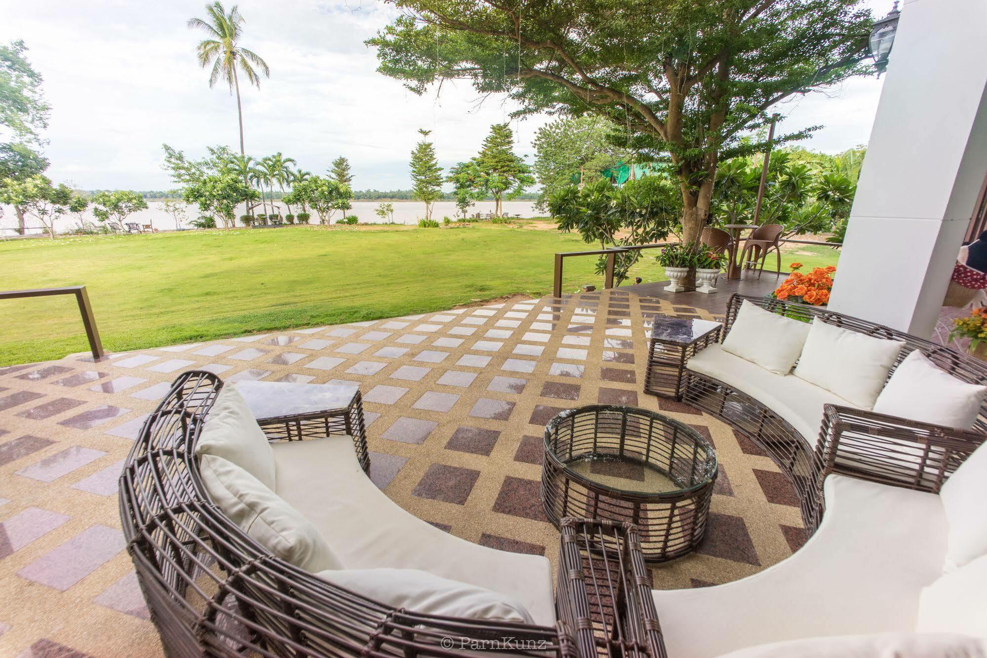 Vieng Khong Hotel Mukdahan Buitenkant foto