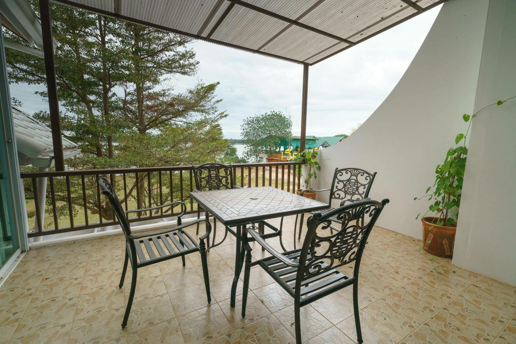 Vieng Khong Hotel Mukdahan Buitenkant foto