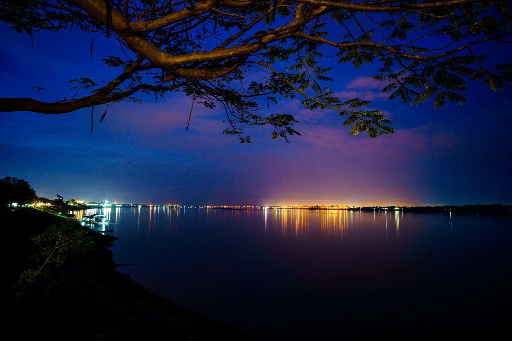 Vieng Khong Hotel Mukdahan Buitenkant foto