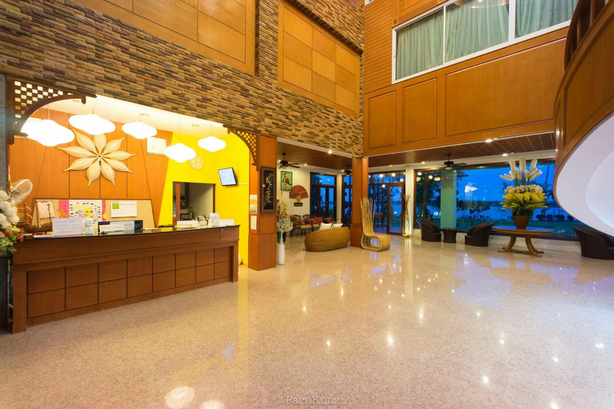 Vieng Khong Hotel Mukdahan Buitenkant foto