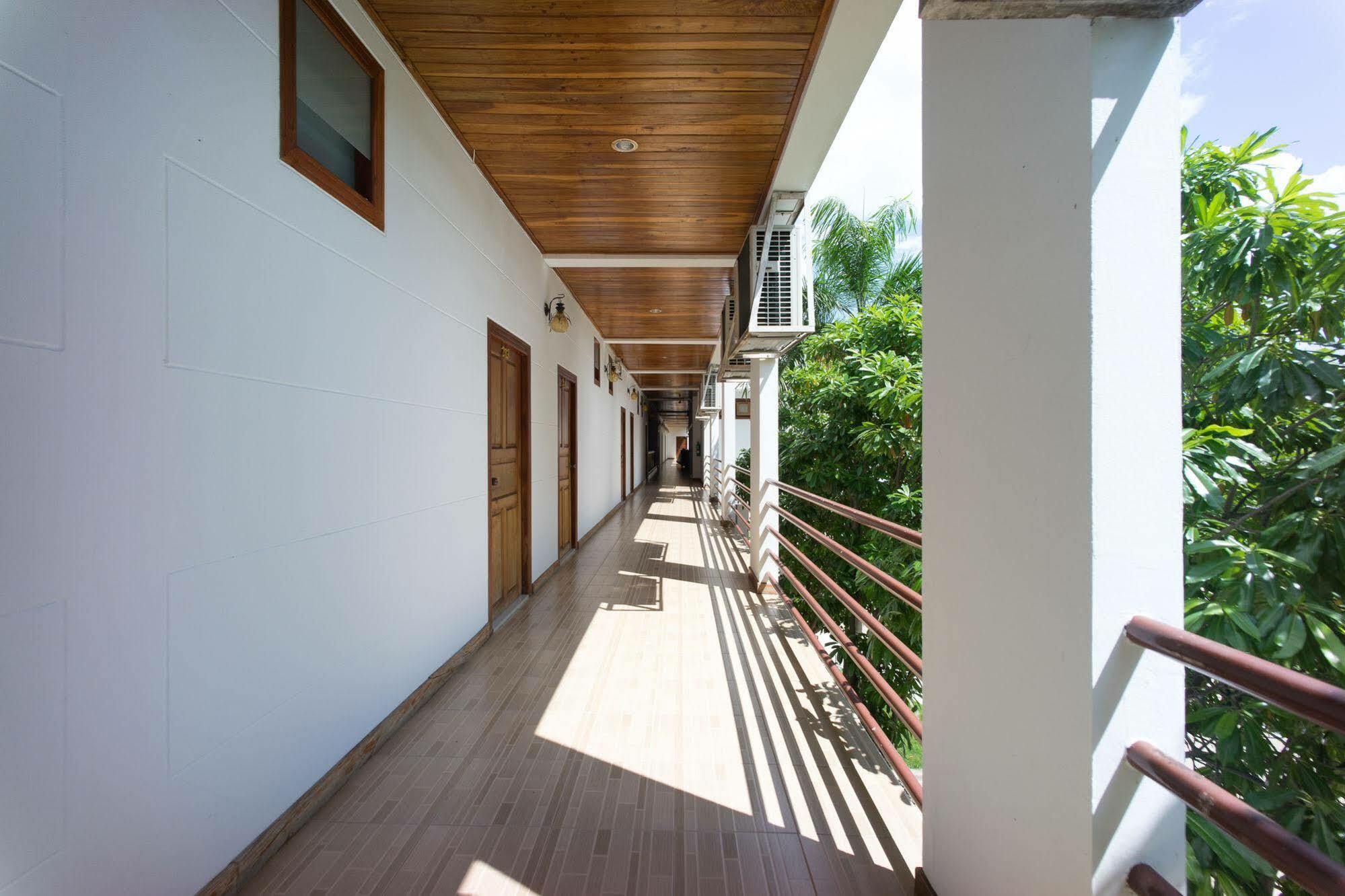 Vieng Khong Hotel Mukdahan Buitenkant foto