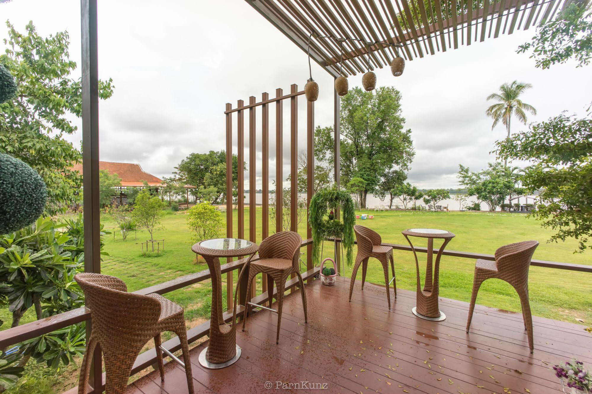 Vieng Khong Hotel Mukdahan Buitenkant foto