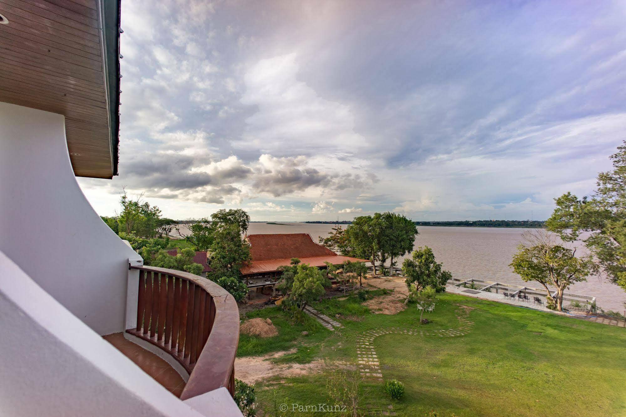 Vieng Khong Hotel Mukdahan Buitenkant foto