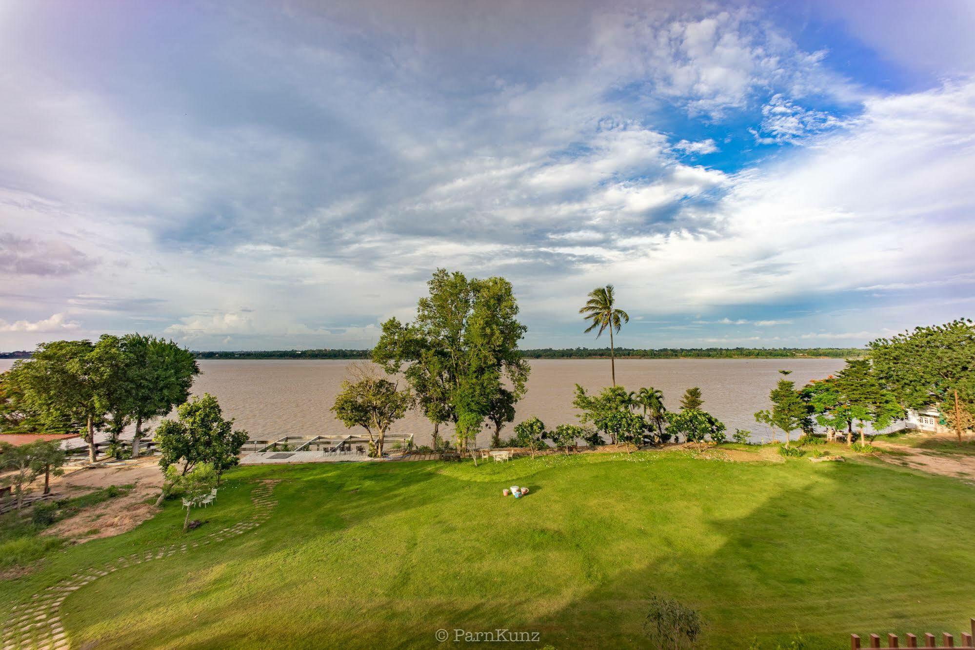 Vieng Khong Hotel Mukdahan Buitenkant foto