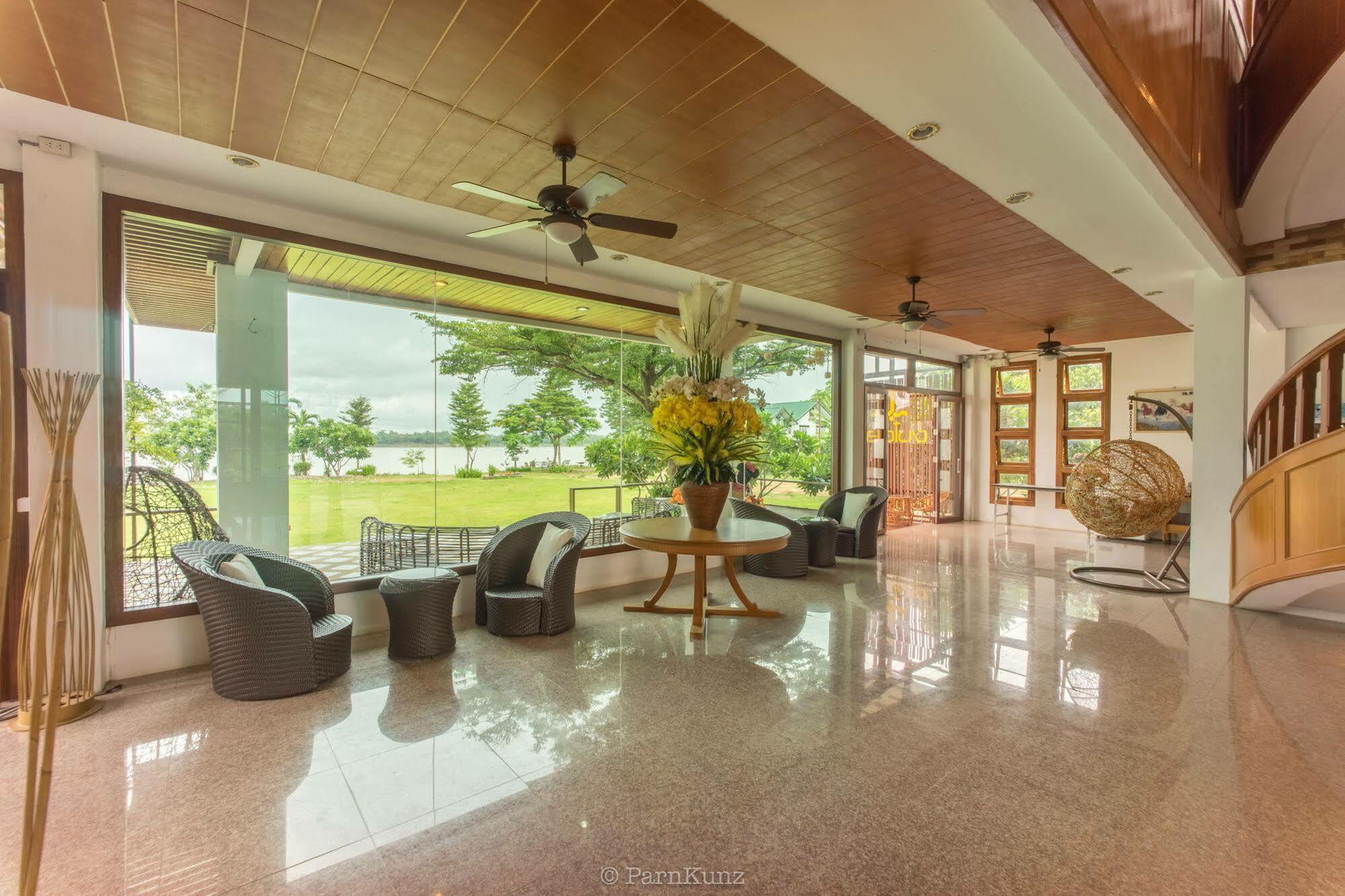 Vieng Khong Hotel Mukdahan Buitenkant foto